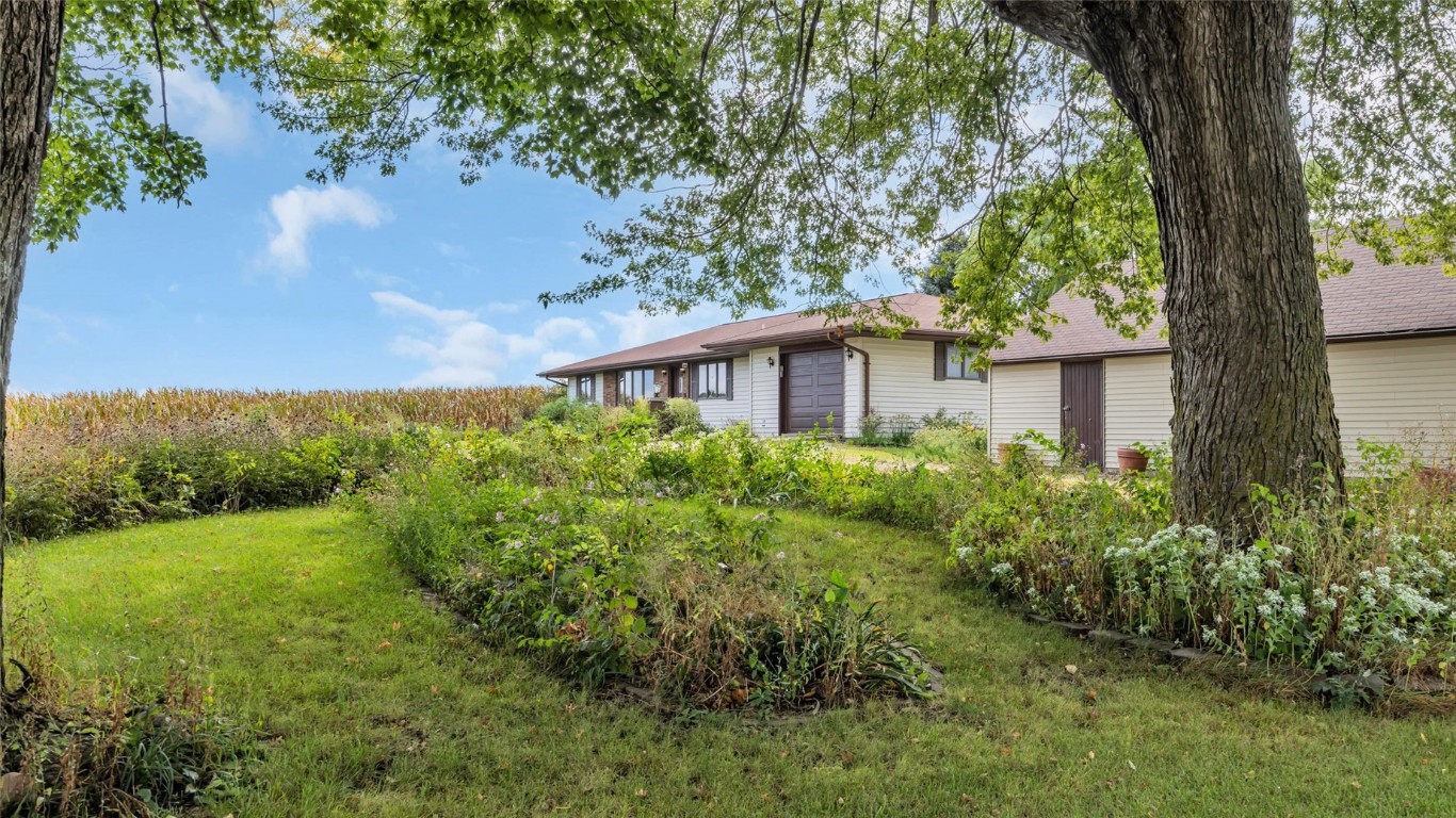 5589 22nd Avenue Trail Vinton IA 52349