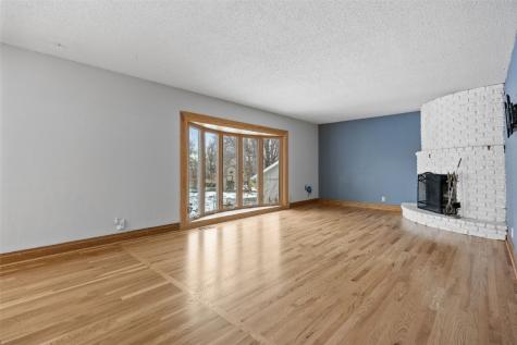 7001 Surrey Drive NE Cedar Rapids IA 52402