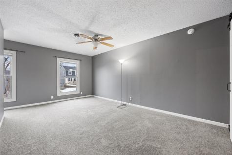 7001 Surrey Drive NE Cedar Rapids IA 52402