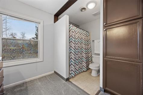 7001 Surrey Drive NE Cedar Rapids IA 52402