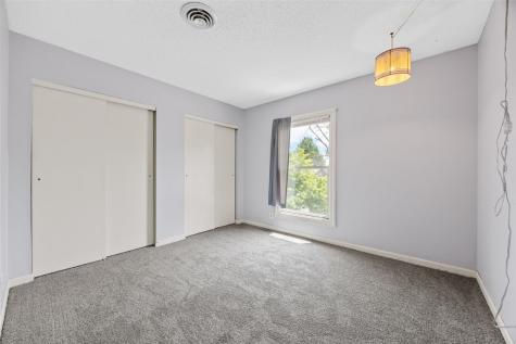 7001 Surrey Drive NE Cedar Rapids IA 52402