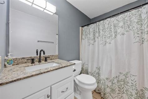7001 Surrey Drive NE Cedar Rapids IA 52402