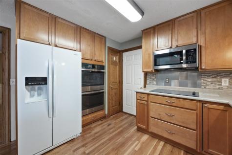 7001 Surrey Drive NE Cedar Rapids IA 52402
