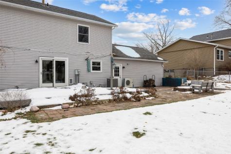 7001 Surrey Drive NE Cedar Rapids IA 52402