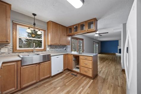 7001 Surrey Drive NE Cedar Rapids IA 52402