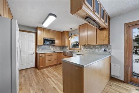 7001 Surrey Drive NE Cedar Rapids IA 52402