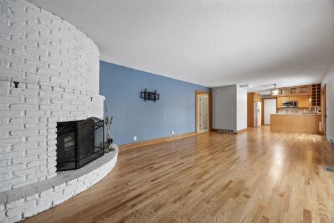 7001 Surrey Drive NE Cedar Rapids IA 52402