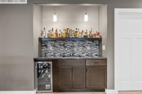 1825 Stone Creek Circle North Liberty IA 52317