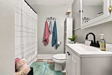 4405 Navajo Drive NE Cedar Rapids IA 52402