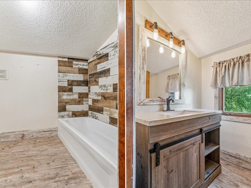 1258 Rollins Road Central City IA 52214