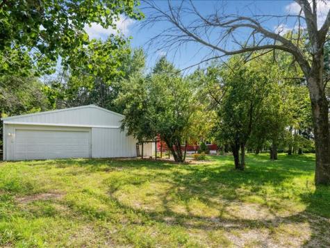 1258 Rollins Road Central City IA 52214