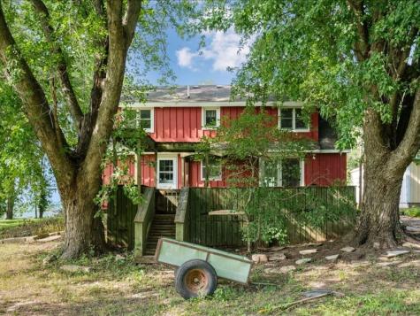 1258 Rollins Road Central City IA 52214