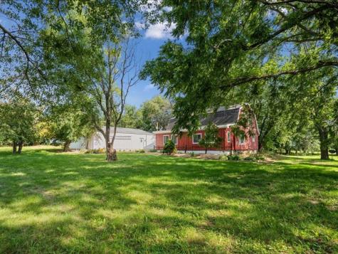1258 Rollins Road Central City IA 52214