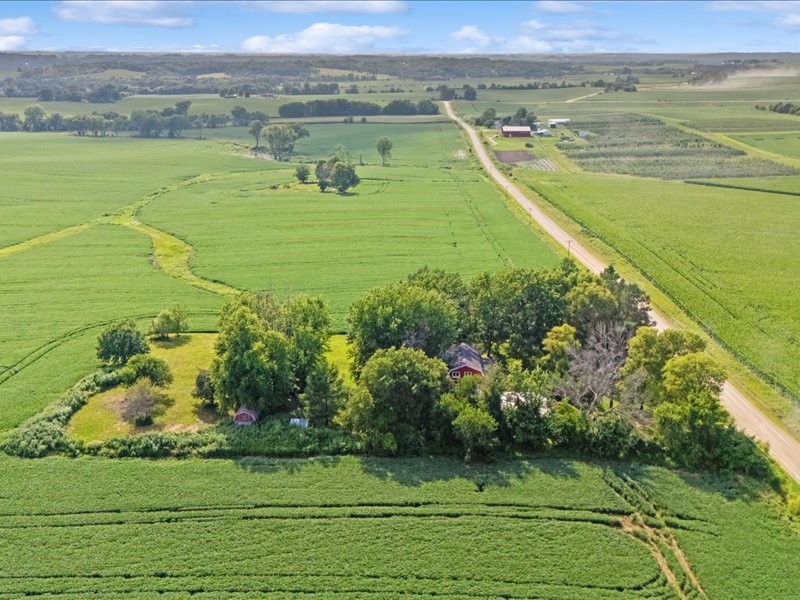 1258 Rollins Road Central City IA 52214