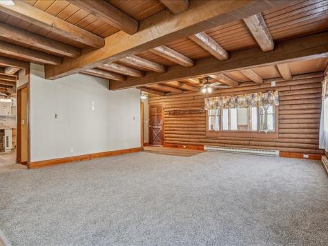 1258 Rollins Road Central City IA 52214