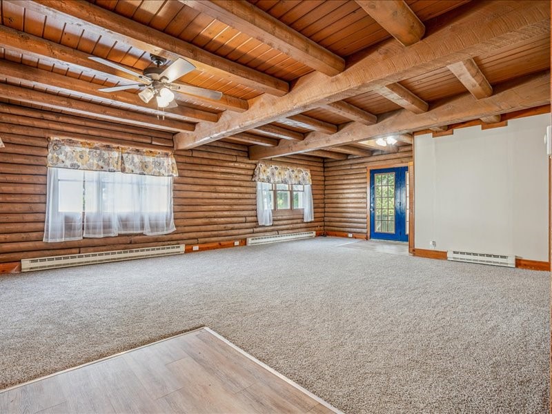 1258 Rollins Road Central City IA 52214