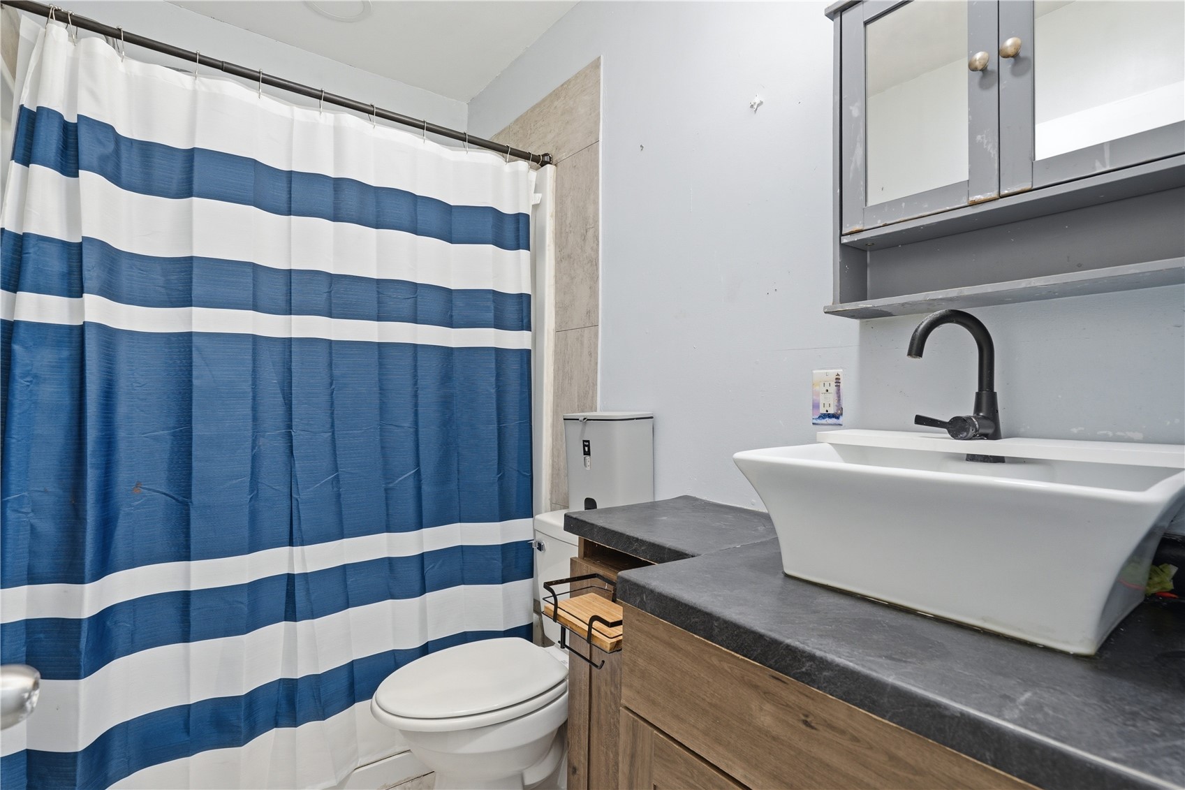 1529 E Avenue NW Cedar Rapids IA 52405
