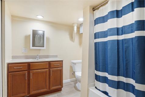1529 E Avenue NW Cedar Rapids IA 52405