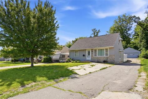 1529 E Avenue NW Cedar Rapids IA 52405
