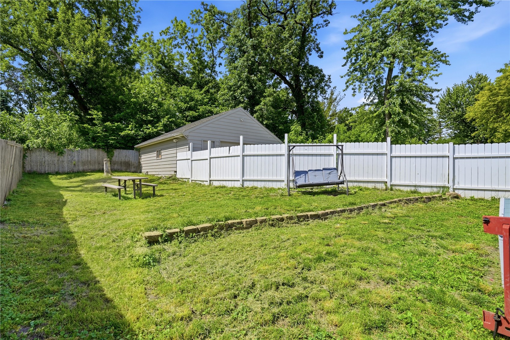 1529 E Avenue NW Cedar Rapids IA 52405