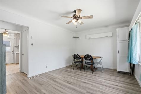1529 E Avenue NW Cedar Rapids IA 52405