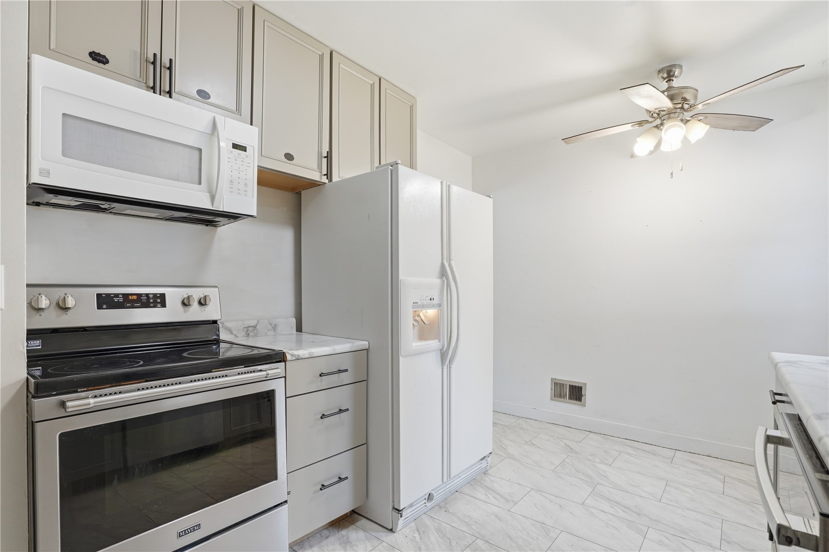 1529 E Avenue NW Cedar Rapids IA 52405