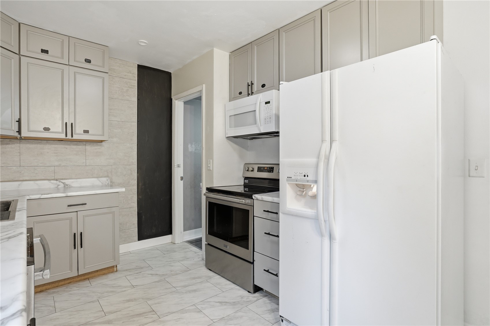 1529 E Avenue NW Cedar Rapids IA 52405