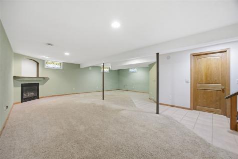 2448 Teresa Drive SW Cedar Rapids IA 52404