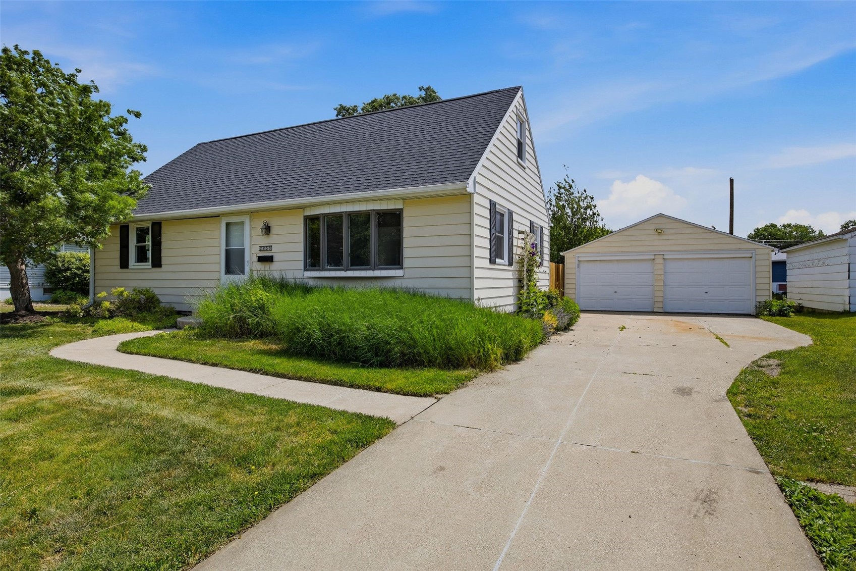 3858 Terrace Hill Drive NE Cedar Rapids IA 52402