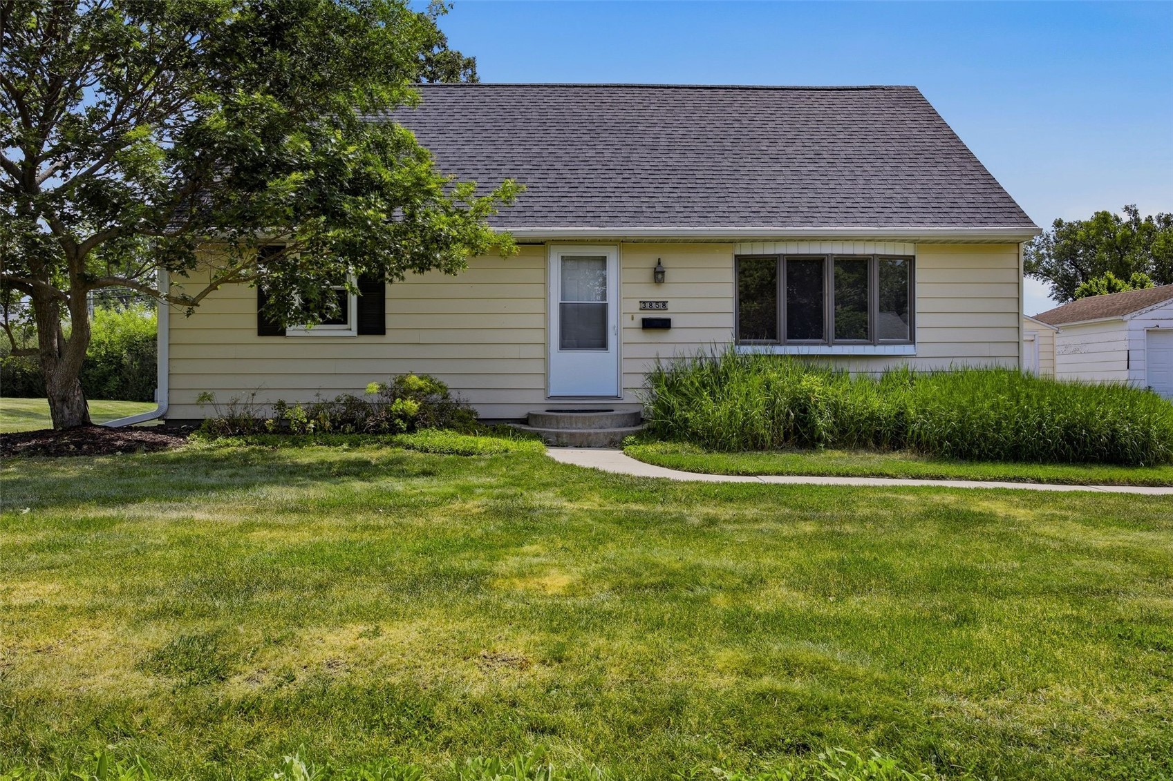 3858 Terrace Hill Drive NE Cedar Rapids IA 52402