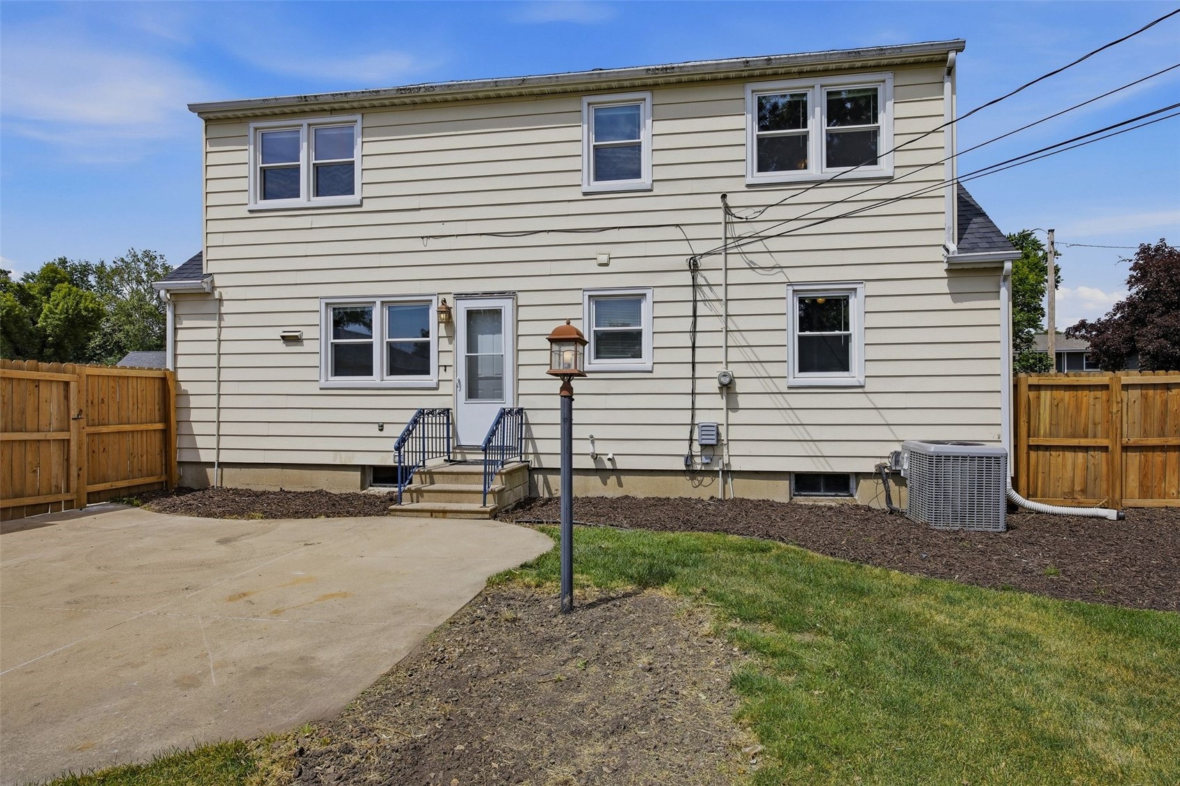3858 Terrace Hill Drive NE Cedar Rapids IA 52402
