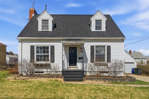 132 38th Street NE Cedar Rapids IA 52402