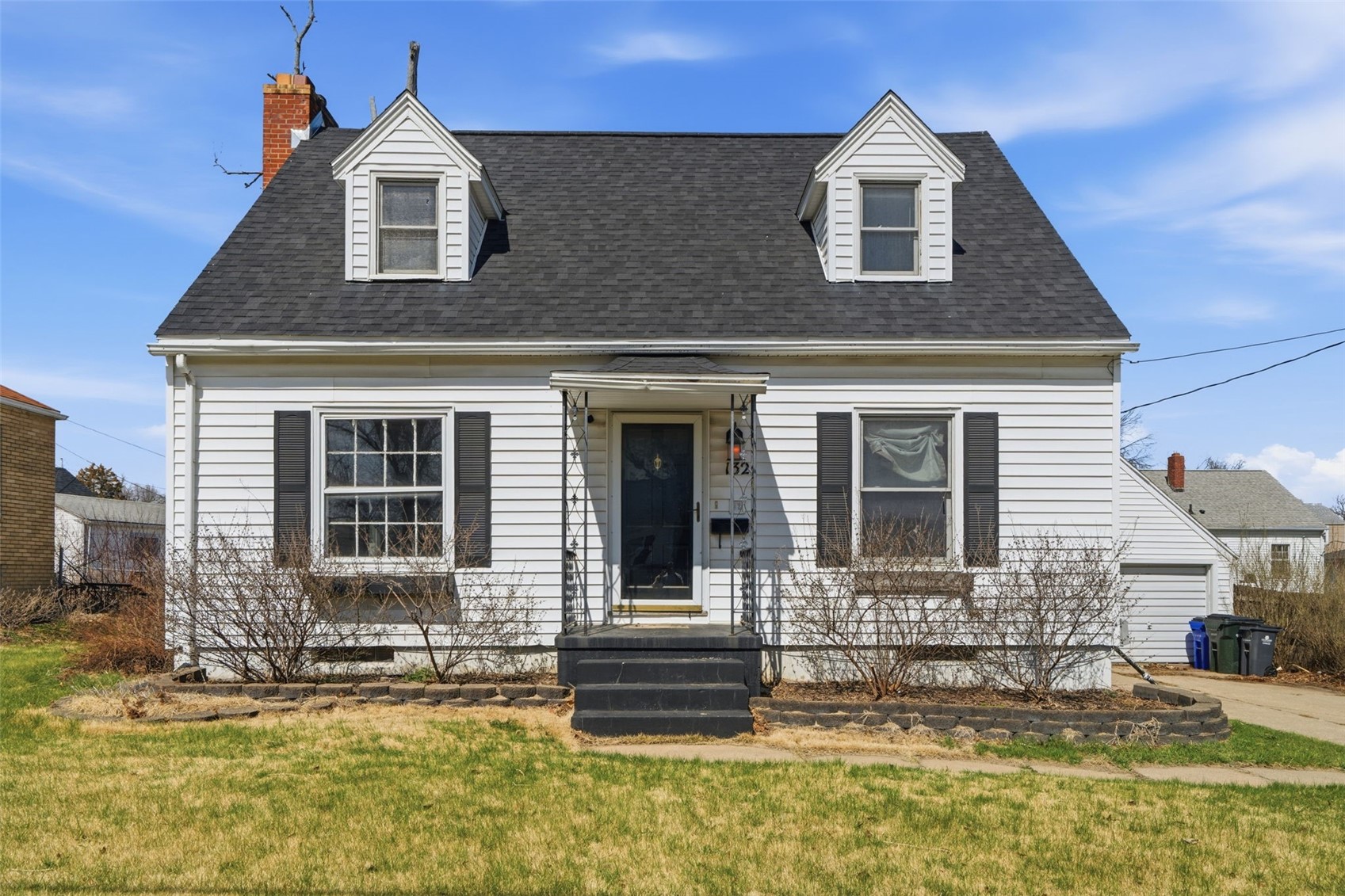 132 38th Street NE Cedar Rapids IA 52402