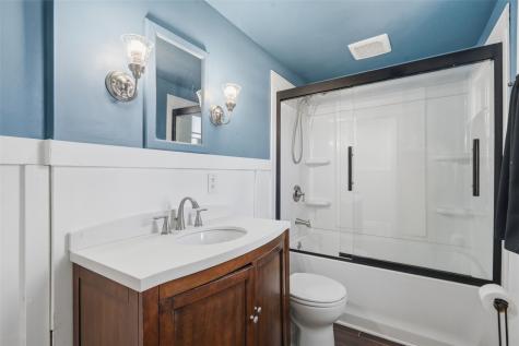 132 38th Street NE Cedar Rapids IA 52402