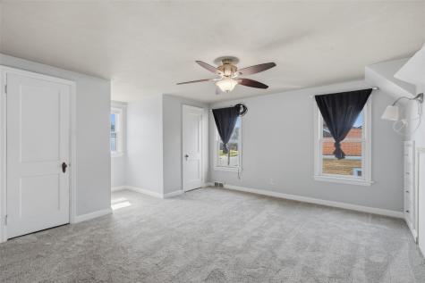 132 38th Street NE Cedar Rapids IA 52402