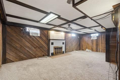132 38th Street NE Cedar Rapids IA 52402