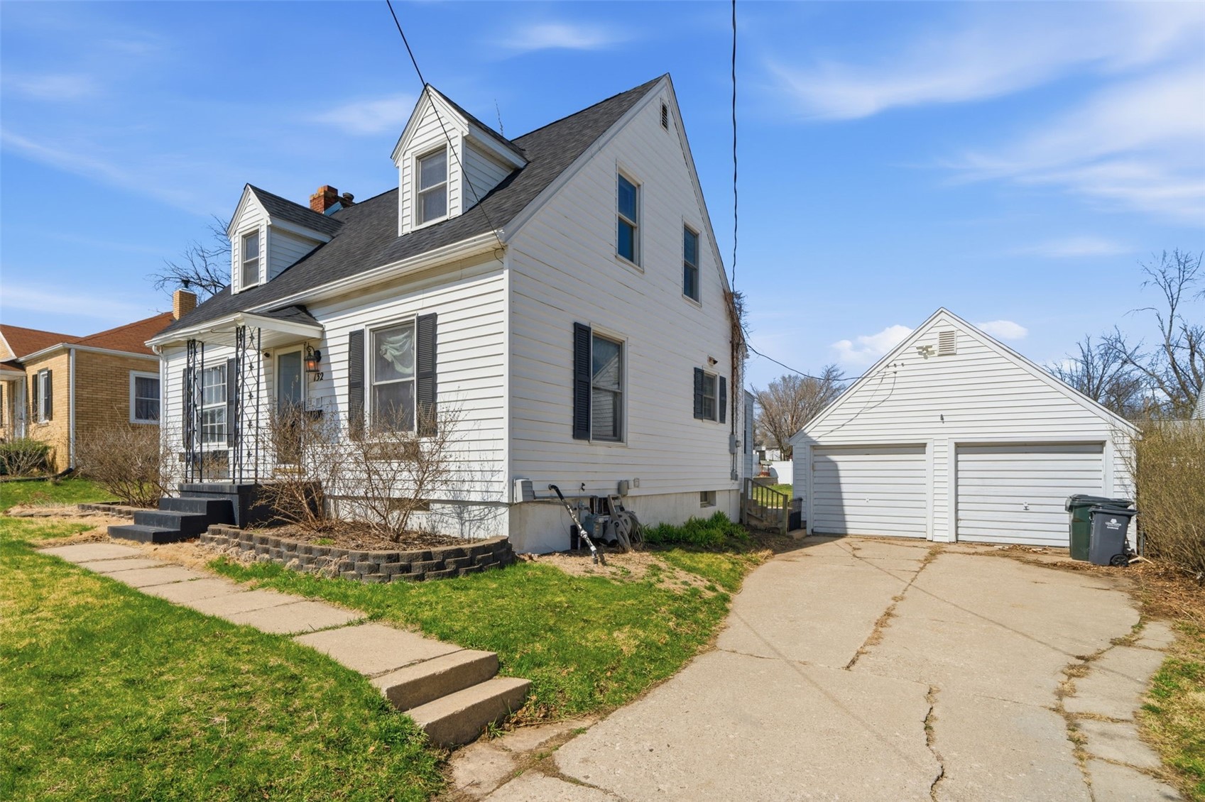 132 38th Street NE Cedar Rapids IA 52402