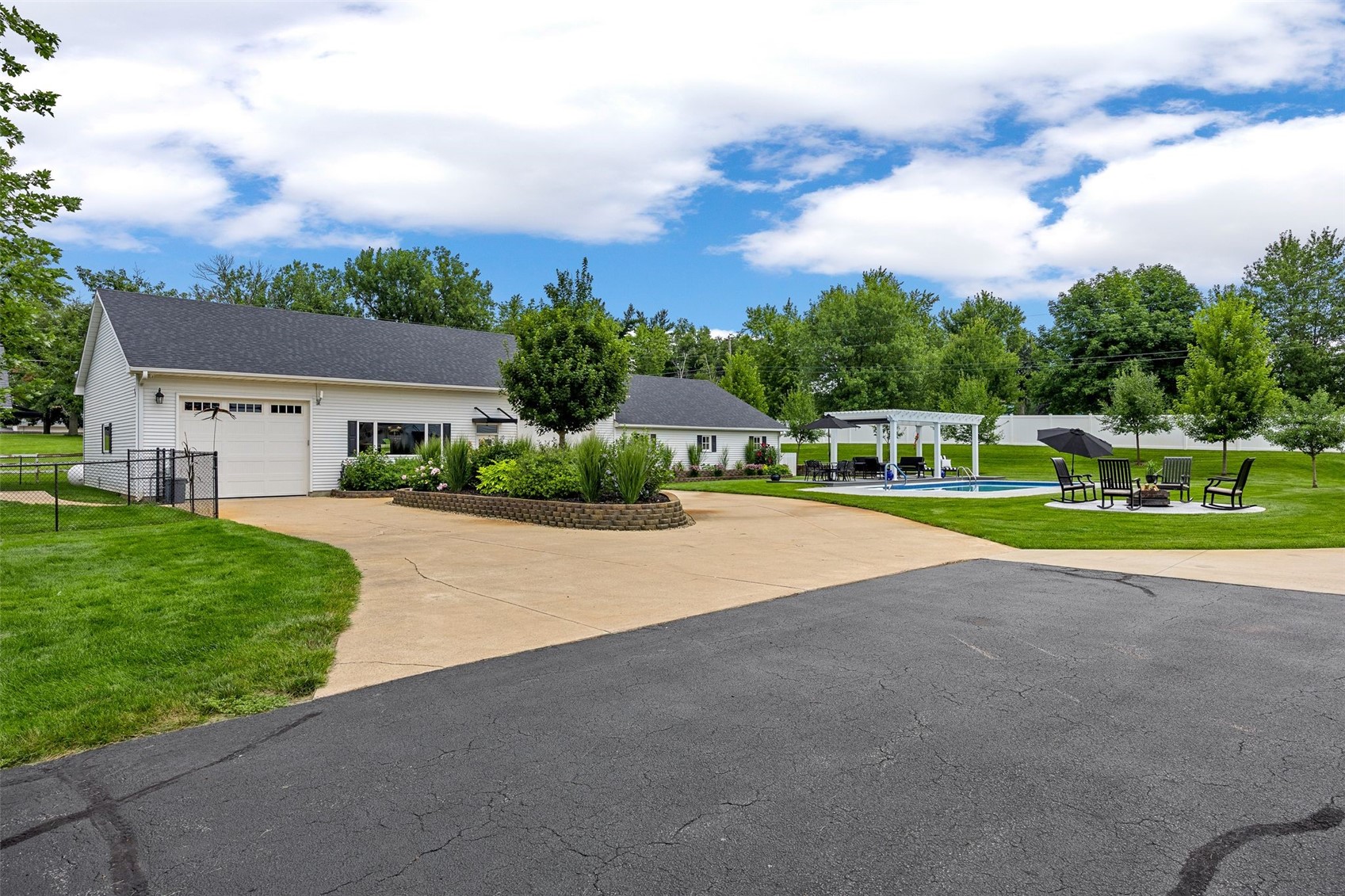 6000 Beverly Road SW Cedar Rapids IA 52404
