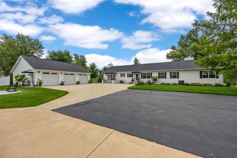 6000 Beverly Road SW Cedar Rapids IA 52404