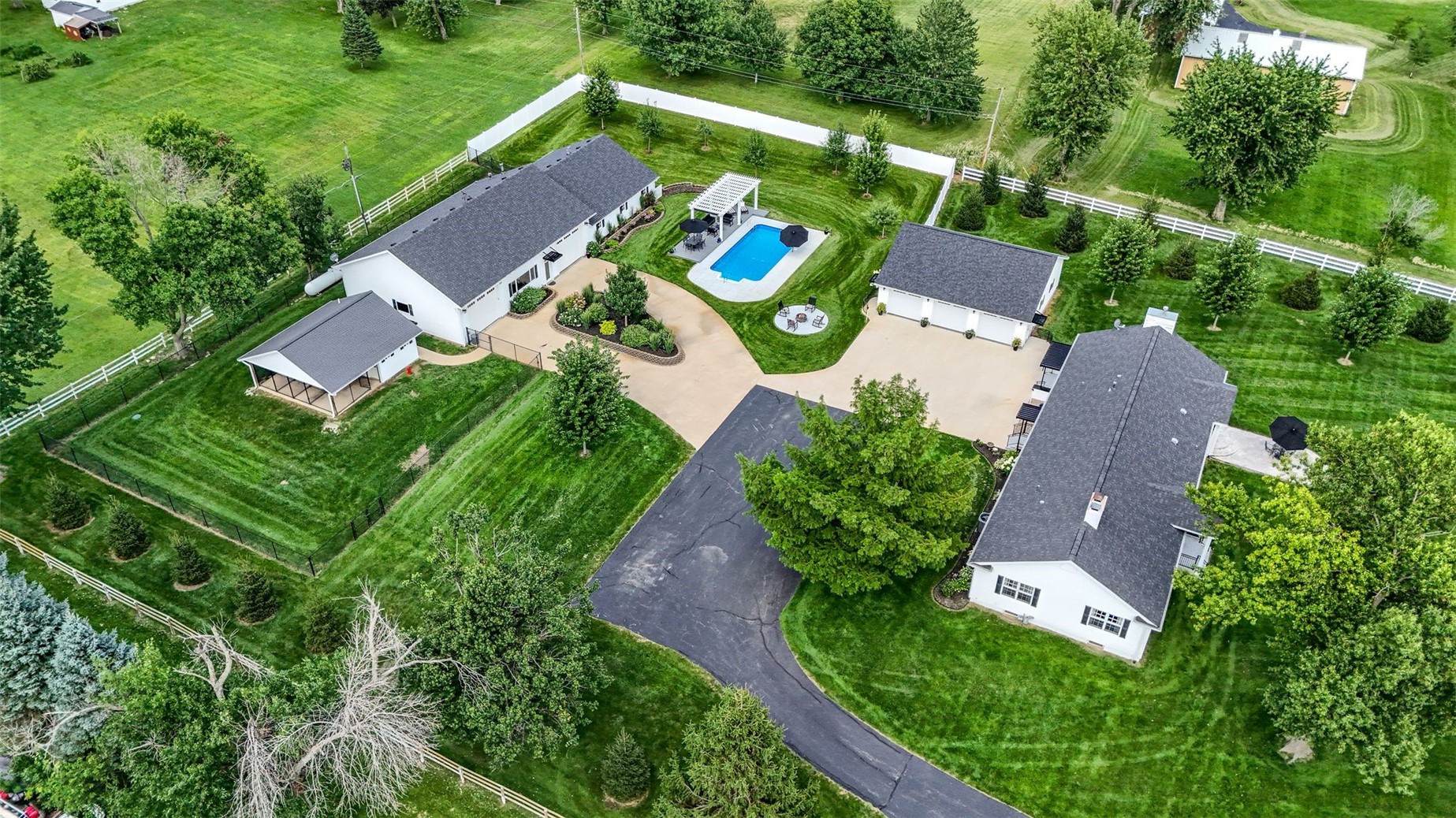 6000 Beverly Road SW Cedar Rapids IA 52404