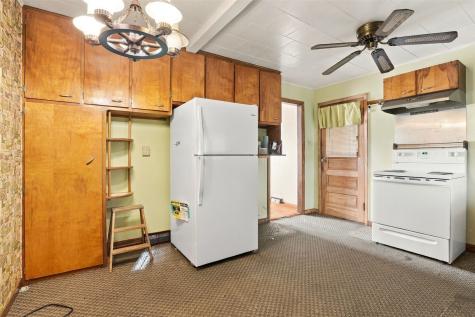 206 2nd Avenue Hiawatha IA 52233
