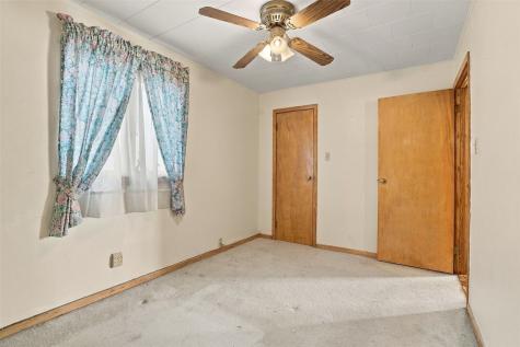 206 2nd Avenue Hiawatha IA 52233