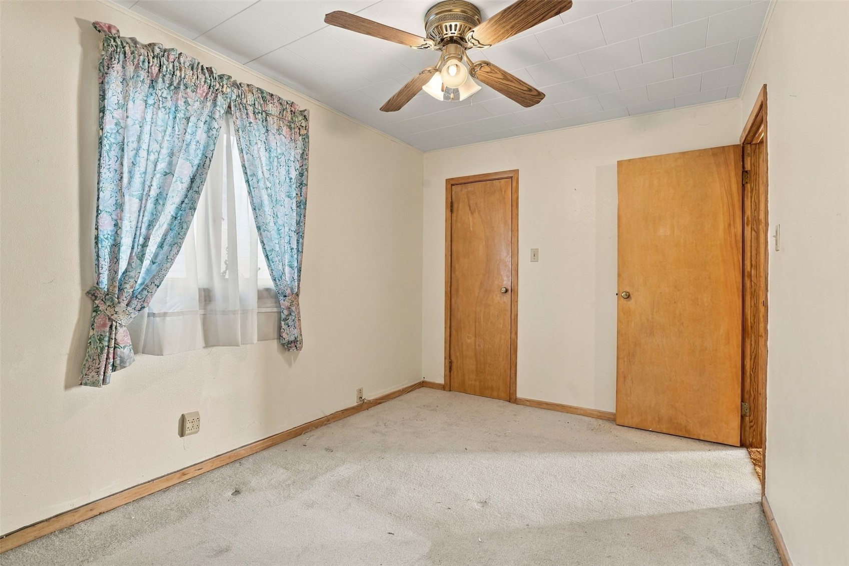 206 2nd Avenue Hiawatha IA 52233