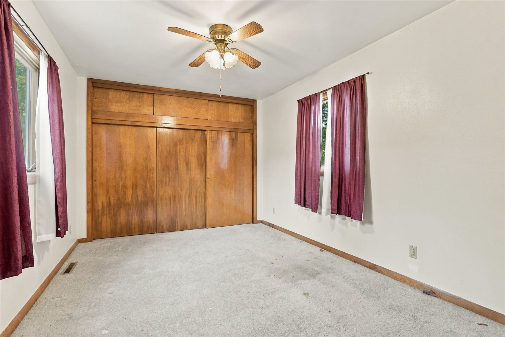206 2nd Avenue Hiawatha IA 52233