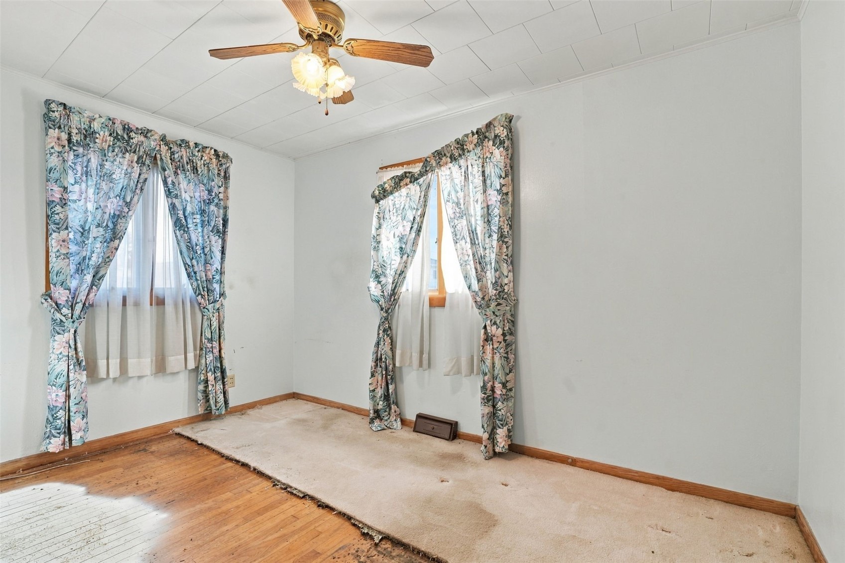 206 2nd Avenue Hiawatha IA 52233