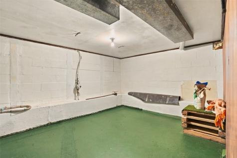 206 2nd Avenue Hiawatha IA 52233