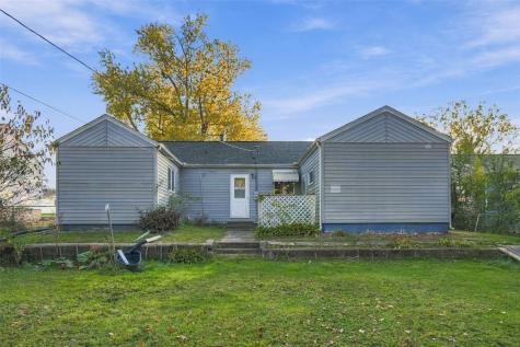 206 2nd Avenue Hiawatha IA 52233