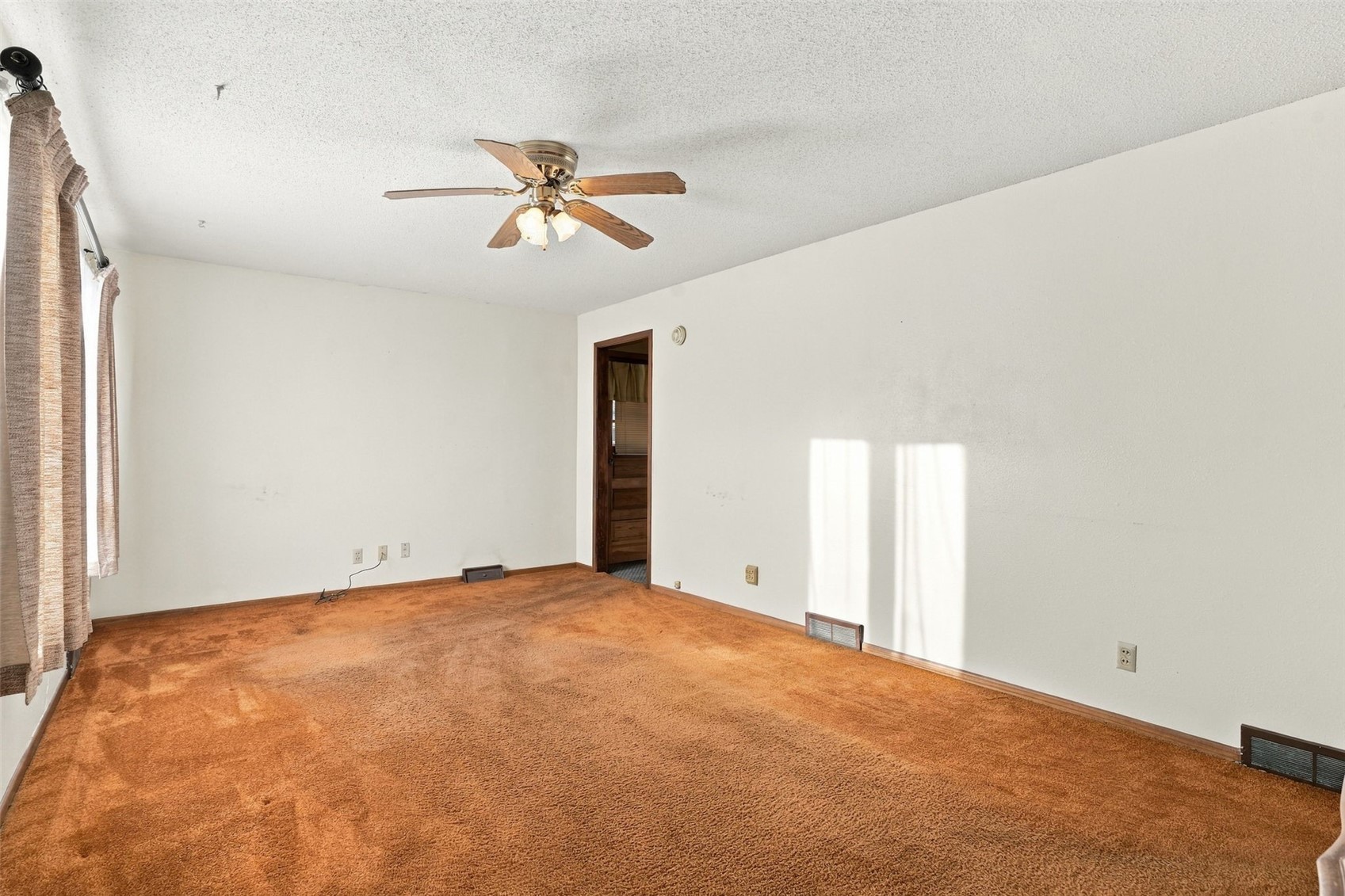 206 2nd Avenue Hiawatha IA 52233