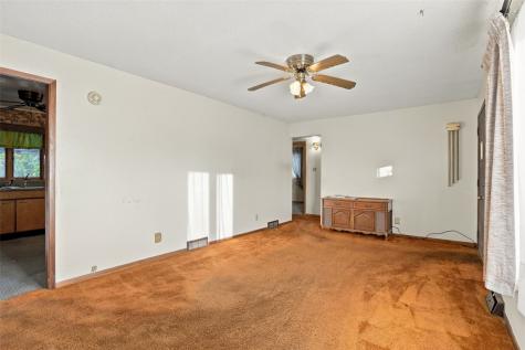 206 2nd Avenue Hiawatha IA 52233