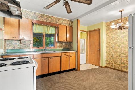 206 2nd Avenue Hiawatha IA 52233